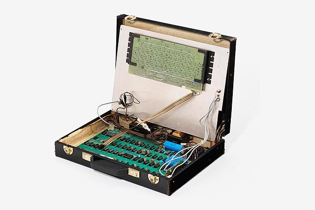 Brief case apple1