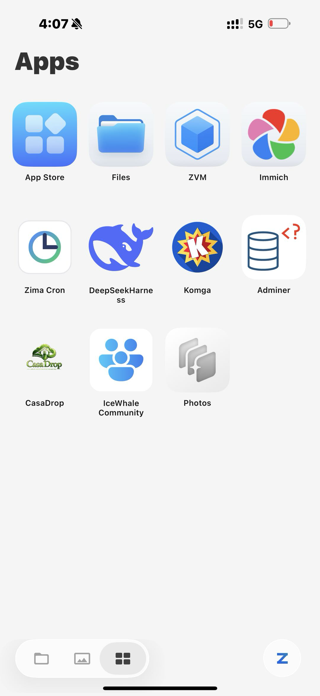 ZimaClient 手机应用的应用列表，显示 Komga 图标